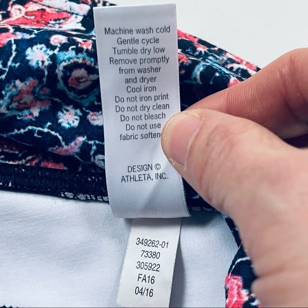 Athleta High Rise Pink Blue Tapestry Print Capri Athletic Leggings Small - Picture 7 of 10